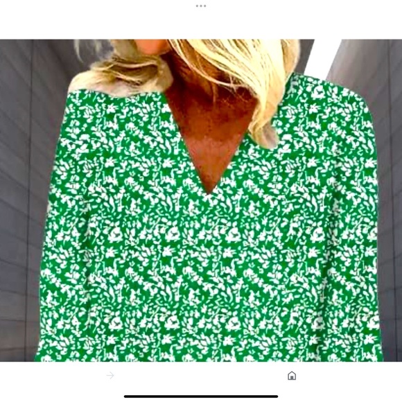 J Jill size medium Green Floral Ultra soft split neck pullover 3 button blouse - Picture 1 of 5